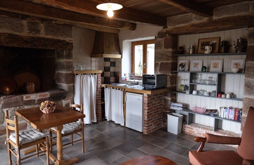 Saint-Bonnet-la-Riviere House | Gîte Pour 2 Personnes, en Campagne, Avec Piscine