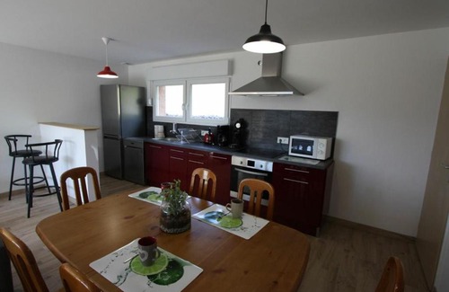 Combrimont House | Gîte pour 4 avec terrasse couverte, parking privé et animaux acceptés - FR-1-589-367