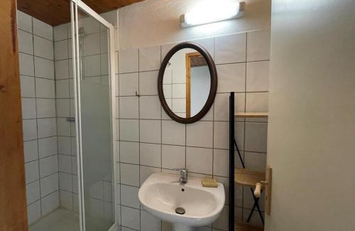 Chatel-Montagne House | Gîte romantique en pleine nature avec étang privatif et cheminée - FR-1-489-447