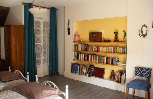 Tavers House | Gîte spacieux au cœur du Val de Loire, entre Orléans et Blois, avec jardin, cour fermée et BBQ ! - FR-1-590-106