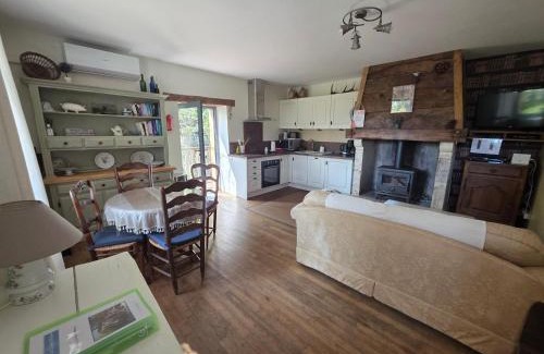 Frayssinet-le-Gelat House | Gîtes Le Carpe Diem, Cottage Le Petit Pattaris