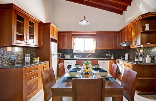 Latsi Apartment | G&E Beach Apartments