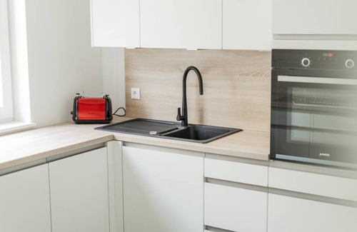 Gmunden Apartment | G.l.a.m G.a.r.d.e.n | BBQ | Pets | 2BR