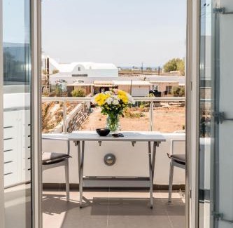 Kamari Apartment | G & W Suites