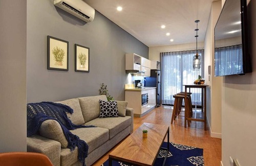 Cali Apartment | G202 - 1-Bed with Balcony & Fast WiFi by Granada