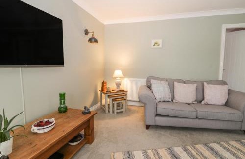 Roos House | Gabby's Garden Cottage