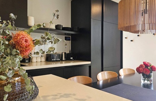 Daylesford and the Macedon Ranges Villa | Gabion Hill Summary: