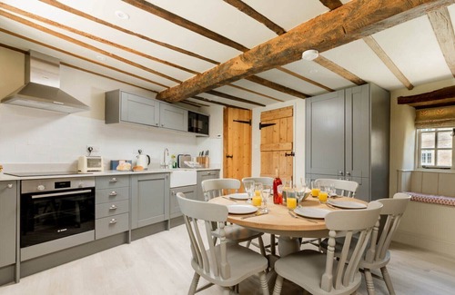 Churchill Cottage | GABLES COTTAGE, pet friendly in Churchill, Oxfordshire