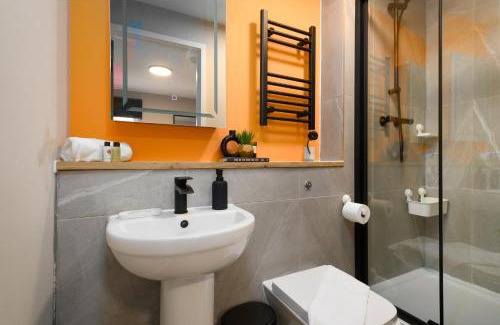 Plasnewydd Apartment | Gad Suite by Koya Homes - 2 Ensuite Bedroom Apartment, Cardiff City Centre, Free Parking
