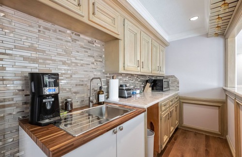 Bellaire House | Gairloch Luxe | 6,000 sqft Home | New Pool