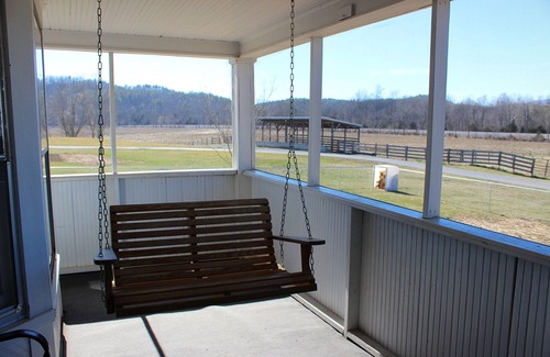 Eagle Rock House | Gala Farmhouse Vacation Rental