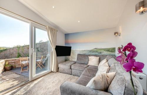 Llanybri House | Gala Lodge