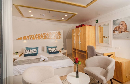 Puerto Ayora Boat Rental | Galapagos Sea Star