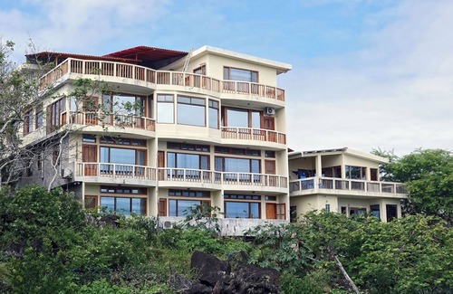 Puerto Baquerizo Moreno Apartment | Galeodan Dorado Suite - Spacious Family Suite with Gorgeous Ocean View