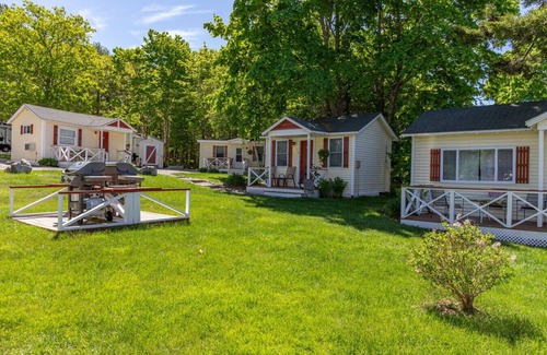 Hulls Cove Cabin | Gallagher's Travels Cabin Six (King)