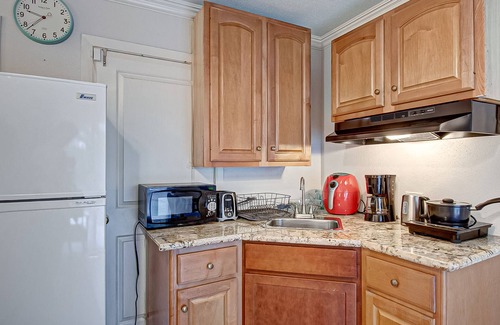 Uptown Apartment | Galleria Hideout