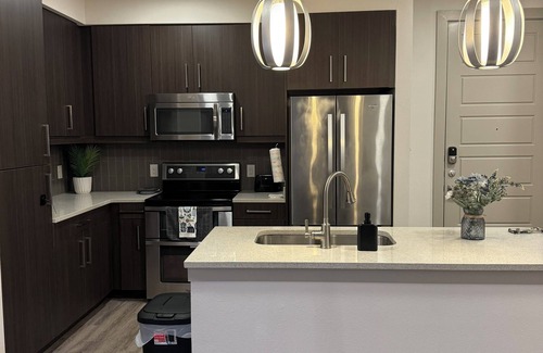The Galleria Condo | Galleria Retreat: Modern Comforts in Prime Houston Location - ALL YOU NEED!