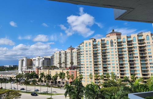 Birch Park Finger Streets Condo | GALLERYONE - DOUBLETREE HILTON SUITE brilliant Fort Lauderdale