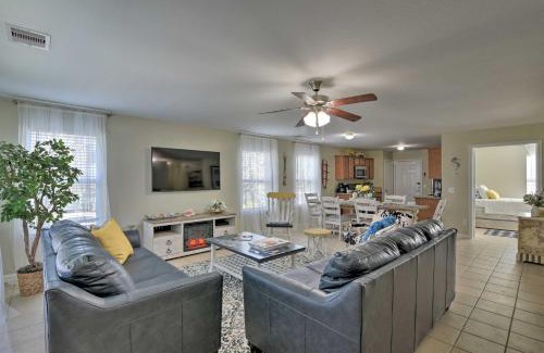 El Lago House | Galloping Seahorse Seabrook Home about 4 Mi to NASA!
