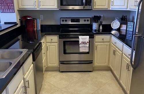 Tuscaloosa Condo | Game Day Rental close to Bryant-Denny Stadium