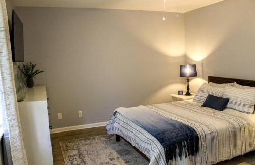Northport Apartment | Game Day Rental