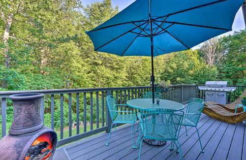 West Dover House | Game Room and Hot Tub Pet-Friendly Mount Snow Gem