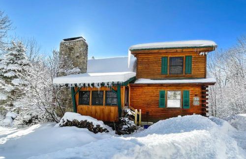 West Dover House | Game Room and Hot Tub Pet-Friendly Mount Snow Gem