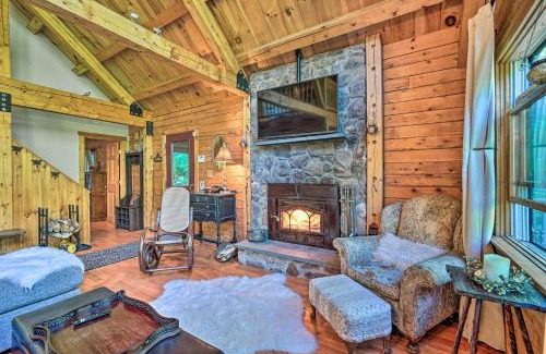 West Dover House | Game Room and Hot Tub Pet-Friendly Mount Snow Gem
