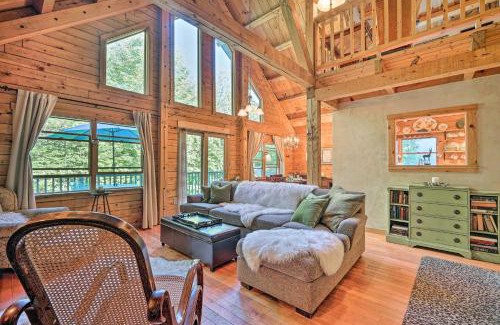 West Dover House | Game Room and Hot Tub Pet-Friendly Mount Snow Gem