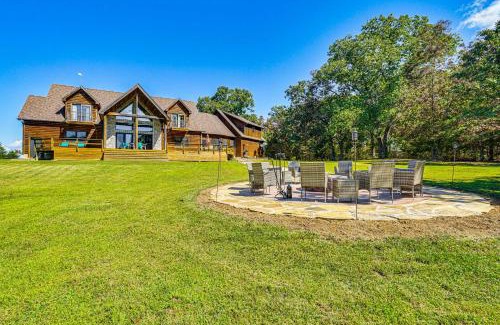 Climax Springs House | Game Room, Deck and Yard Lake of the Ozarks Retreat