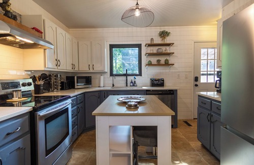 Homecroft House | Game Room/HotTub/Gym/Theater/Pet-Friendly/Sleeps14