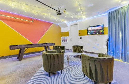 South Nashville House | Game Room & Rooftop Deck at Downtown Nashville