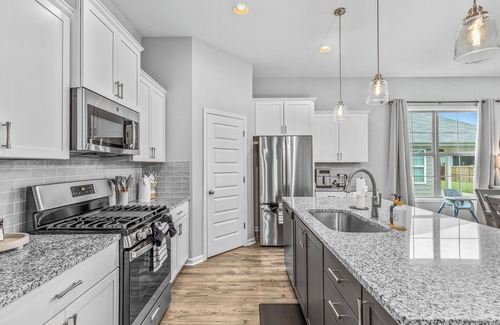 Gunter Afs House | GameDay Fun ' Grill ' 1GB Wi-Fi ' Arcade ' Parking ' Towel Warmer ' 2 Car Garage