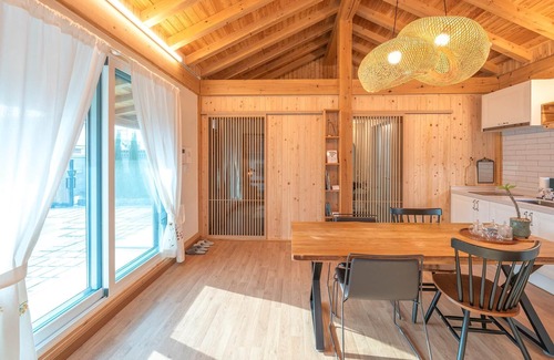 Gangneung House | Gangneung Gangmunsosodam Pension