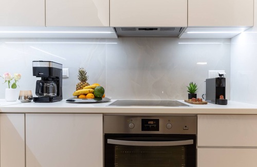 Kavala House | Ganzes Ferienhaus auf Drei Stockwerte in der Altstadt. Neubau mit Garage!