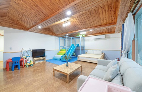 Sang Hotel | Gapyeong Himong Aegyeon Kids Pension