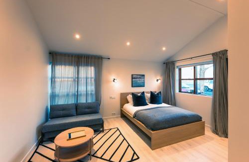 Fludir House | Garður Stay Inn & Secret Lagoon included!