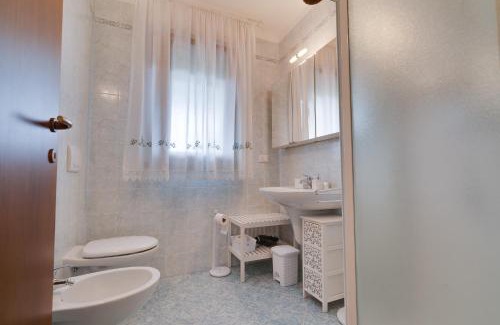 Udine Apartment | Garage coperto-FreeWifi 10min auto UdineCentro