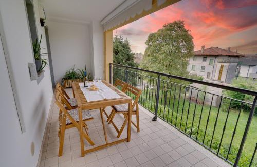 Udine Apartment | Garage coperto-FreeWifi 10min auto UdineCentro