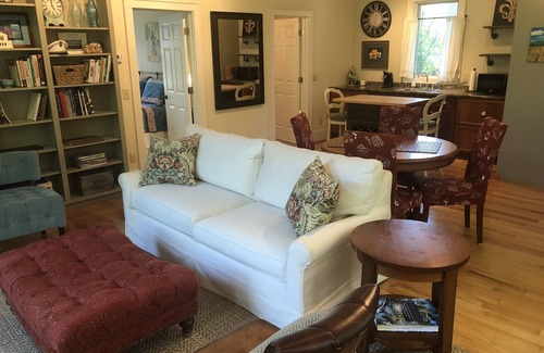 Old Shandon Cottage | Garden 1BR Cottage off Devine St in Historic Columbia home