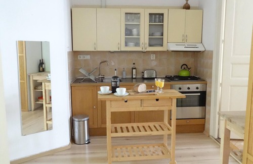 Zizkov Apartment | Garden Apartment on Art Nouveau Street in Central Prague
