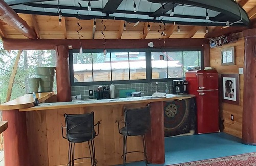 Sunshine Coast House | Garden Bay Cliff Dwellings - Glamping ExperiencenBC Reg#H317690795
