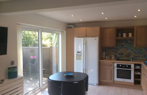 Bushey House | Garden bungalow - dog friendly