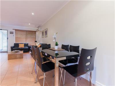 Booragoon Villa | Garden City Short Stays