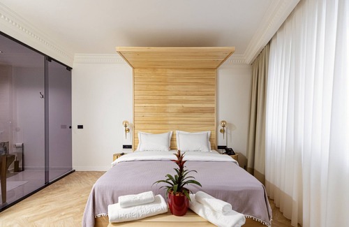 Pristina Hotel | Garden Downtown