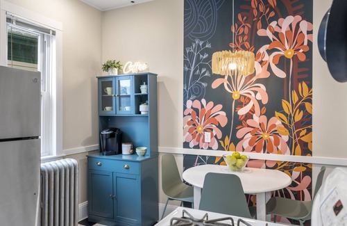 Beverly Apartment | Garden Getaway 2BR Minutes to Salem, Beach, and train to Boston!