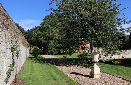 Hertford House | Garden House at Woodhall Estate