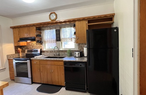 Oneonta House | Garden House - Close to All Star Village, beautiful gardens, game room