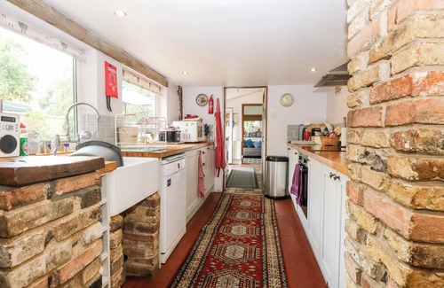 Northwold House | GARDEN HOUSE, pet friendly, character holiday cottage in Northwold