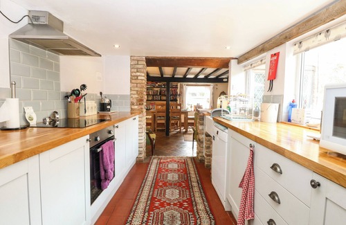 Northwold House | GARDEN HOUSE, pet friendly, character holiday cottage in Northwold